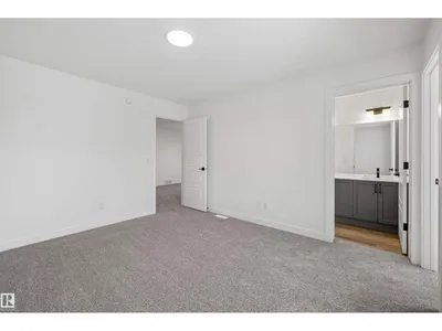 18931 28 AV NW photo 38