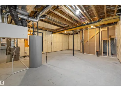 18931 28 AV NW photo 44