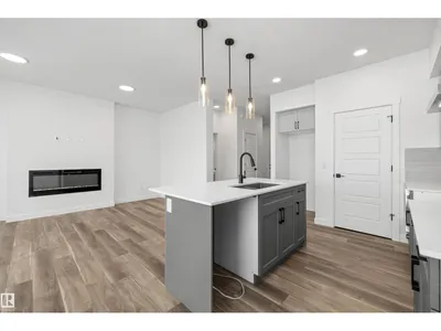 18931 28 AV NW photo 9