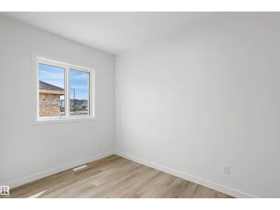 1547 211 ST NW photo 12
