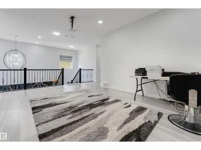 2912 12 AV NW photo 20