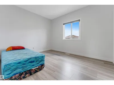 2912 12 AV NW photo 27