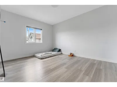 2912 12 AV NW photo 29