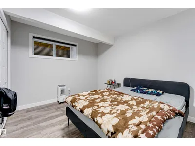 2912 12 AV NW photo 41