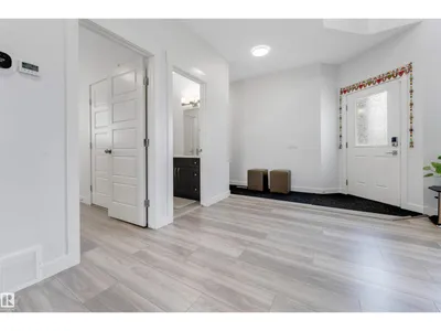 2912 12 AV NW photo 6