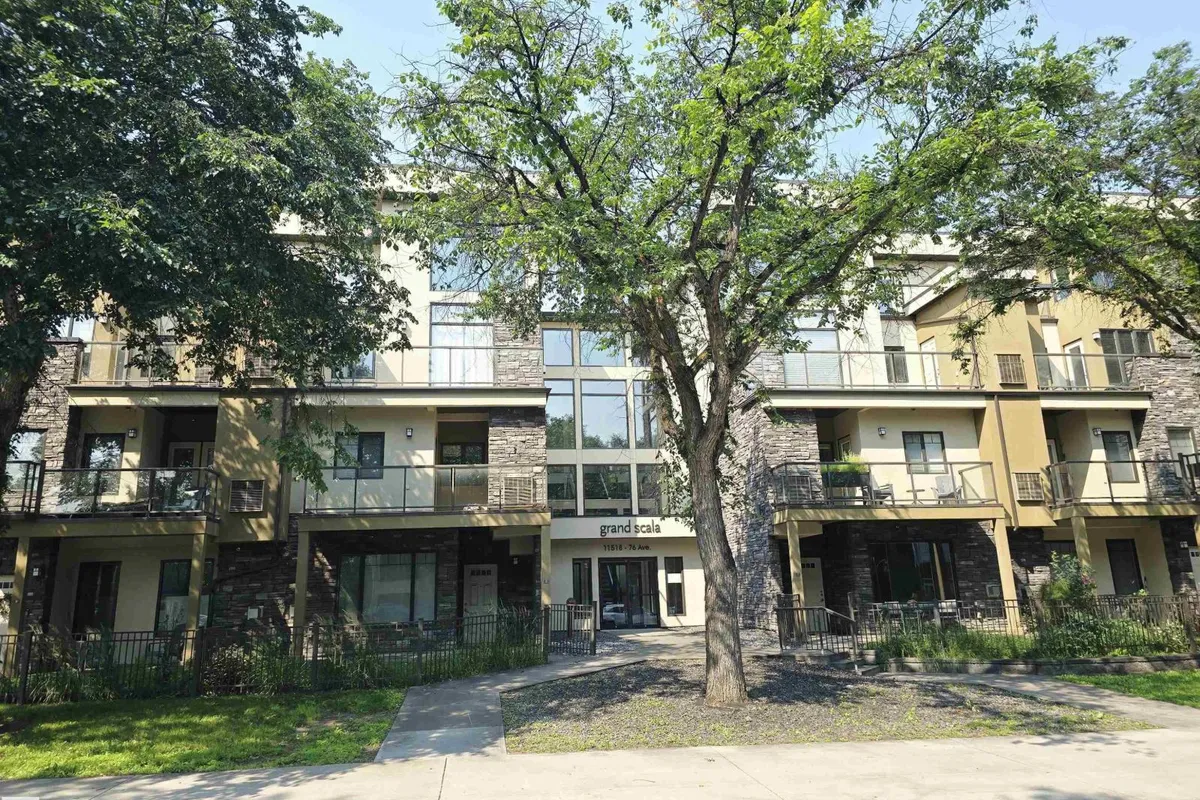 #21 11518 76 AV NW exterior