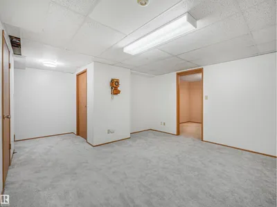 5749 189 ST NW photo 24