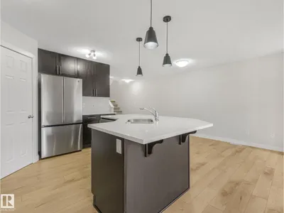 7327 24 AV SW photo 9