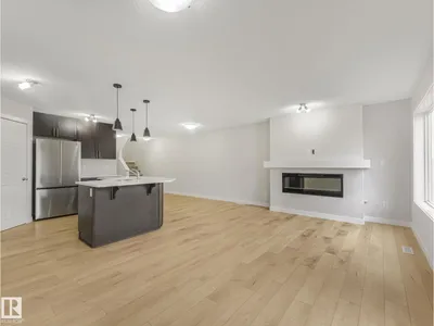 7327 24 AV SW photo 8