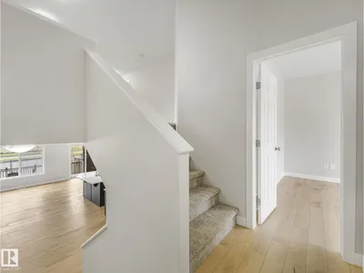 7327 24 AV SW photo 23