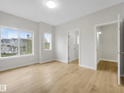 7327 24 AV SW photo 25