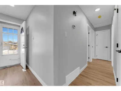 4320 74 ST NW photo 16