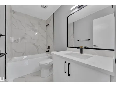 4320 74 ST NW photo 23