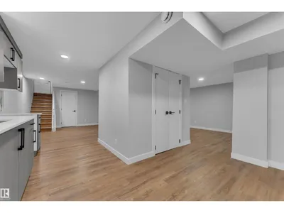 4320 74 ST NW photo 35
