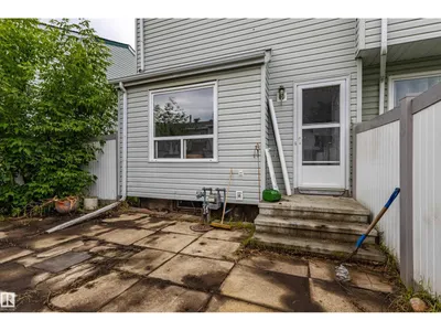 209 Dickinsfield CO NW photo 4