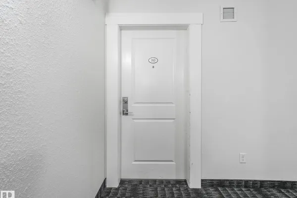 #212 508 ALBANY WY NW photo 3