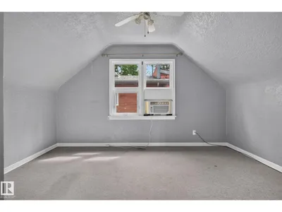 10508 67 AV NW NW photo 27