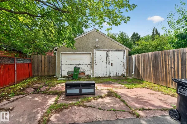 10508 67 AV NW NW photo 3