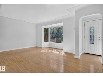 10508 67 AV NW NW photo 12