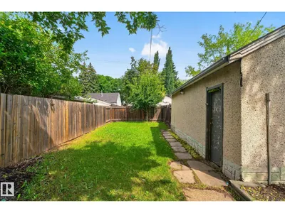 10508 67 AV NW NW photo 4