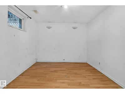 10508 67 AV NW NW photo 23