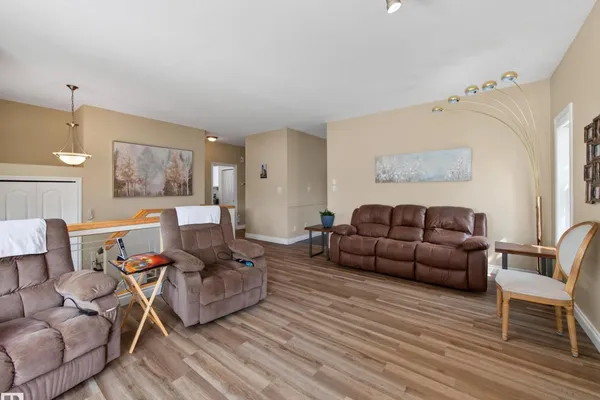 148 FORREST DR photo 2