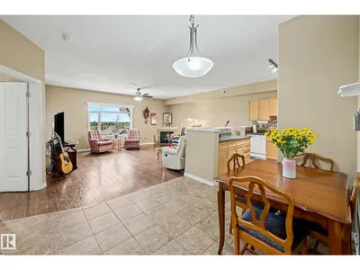 #401 1589 GLASTONBURY BV NW photo 15