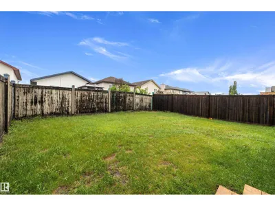 3344 24 AV NW photo 34