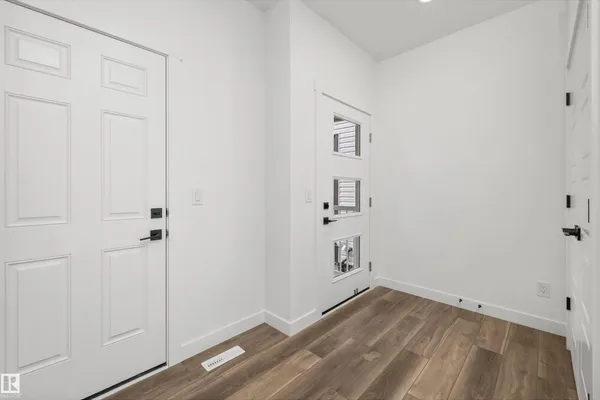 17623 7 ST NE photo 2