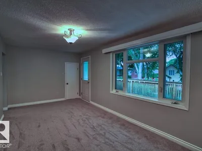 10026 87 AV NW photo 24