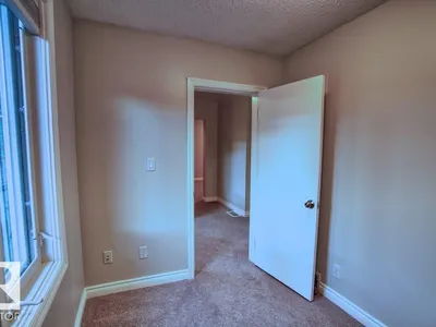 10026 87 AV NW photo 27