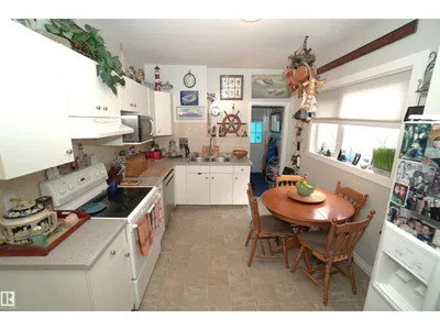 10026 87 AV NW photo 12