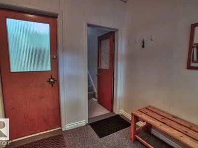10026 87 AV NW photo 19