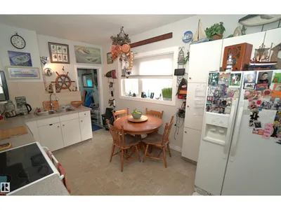 10026 87 AV NW photo 11