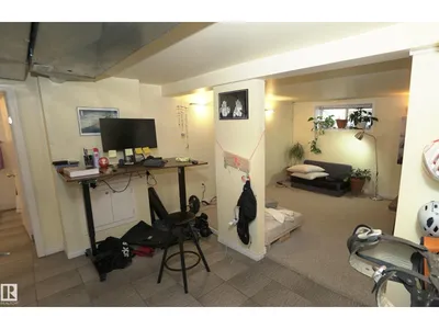 10026 87 AV NW photo 35
