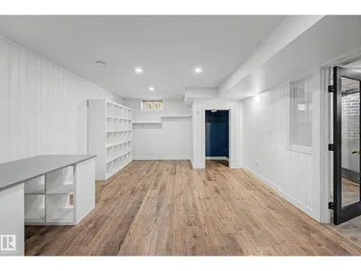 162 Mission AV photo 47