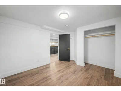 162 Mission AV photo 51