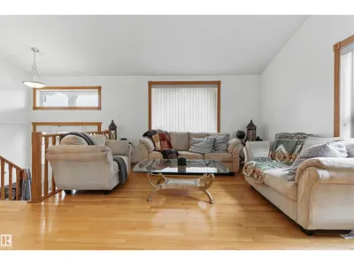 9716 160 ST NW photo 6