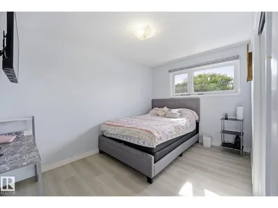 9302 165 ST NW photo 21