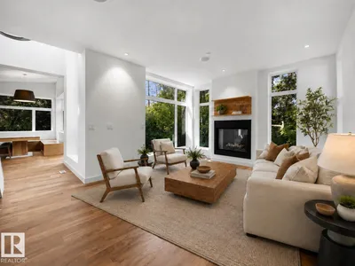 9342 83 AV NW photo 15