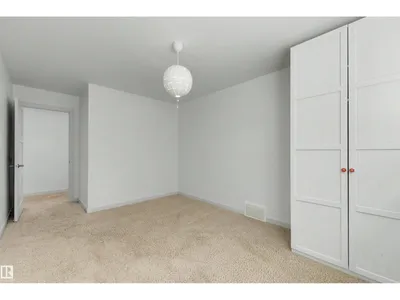 9342 83 AV NW photo 29