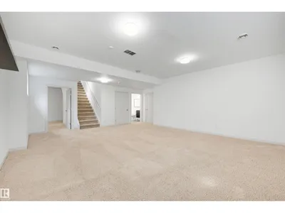 9342 83 AV NW photo 37