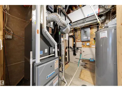 9342 83 AV NW photo 43