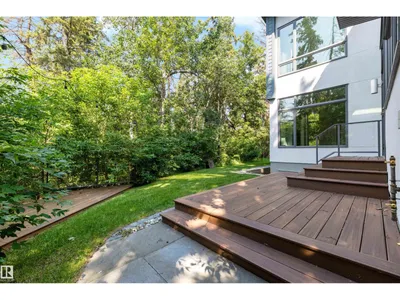 9342 83 AV NW photo 44