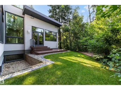 9342 83 AV NW photo 46