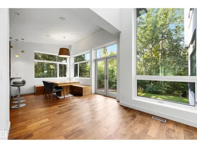 9342 83 AV NW photo 5