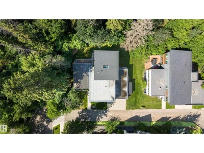 9342 83 AV NW photo 51