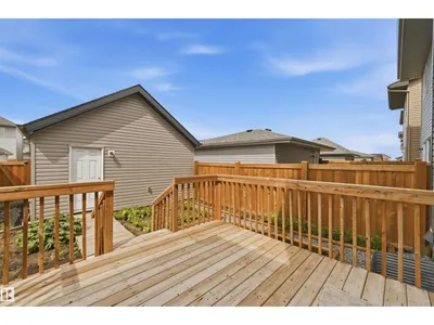 19112 22 AV NW photo 33