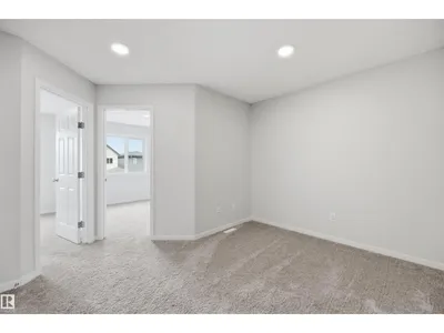 19112 22 AV NW photo 23