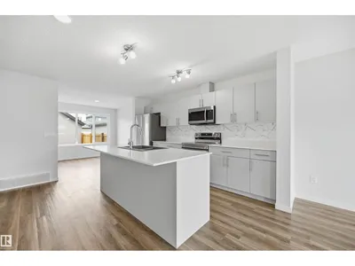 19112 22 AV NW photo 6